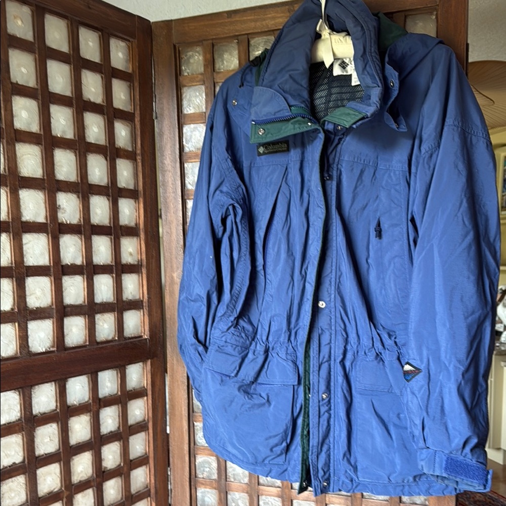 Columbia women’s Blue Jacket. Omnitech